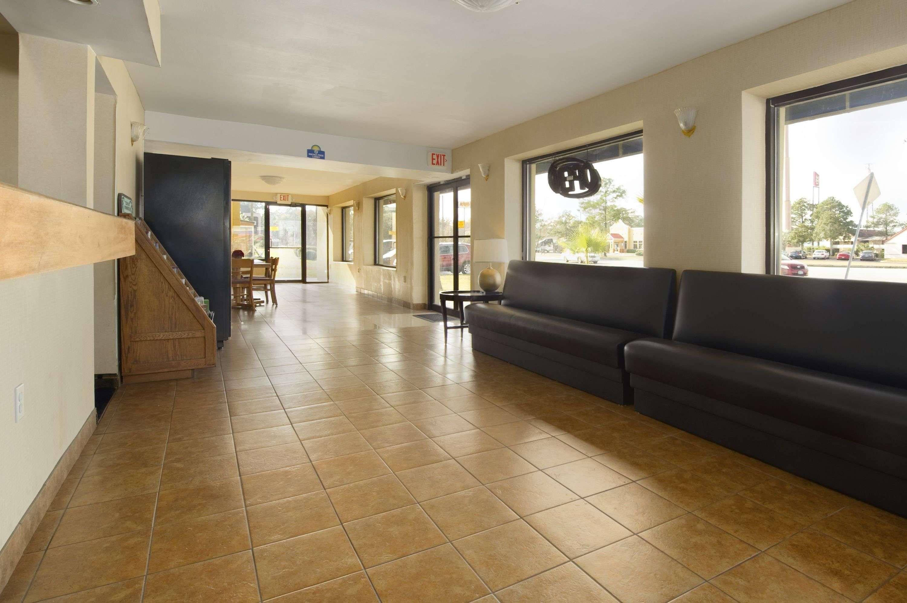 Days Inn By Wyndham Brunswick/St. Simons Area Exterior photo