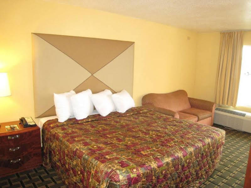 Days Inn By Wyndham Brunswick/St. Simons Area Exterior photo